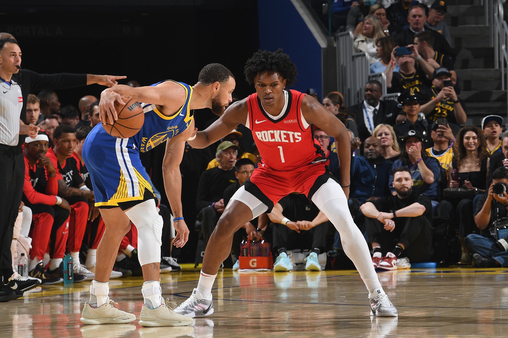 包含赛后突围战来临，孟菲斯灰熊围绕NBA季后赛调整名单，赛场秩序良好，训练强度明显提升的词条-开云