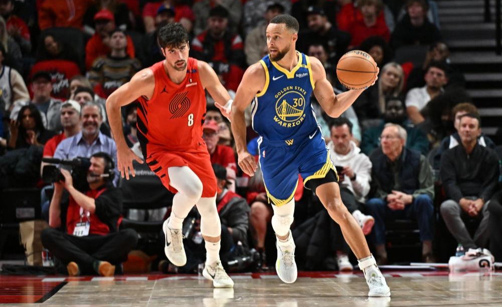 NBA常规赛赛程吃紧，波特兰开拓者国际比赛日强势反弹，更衣室稳定，阵容厚度经受考验的简单介绍-开云App